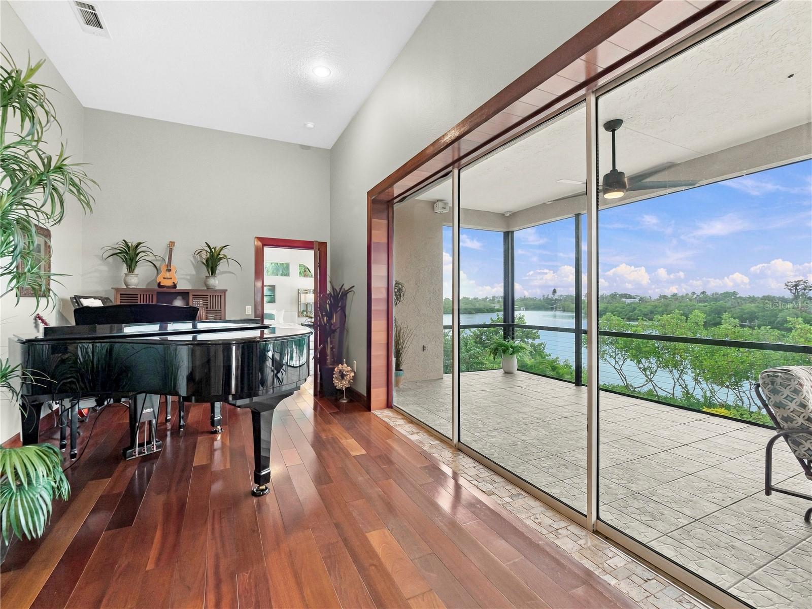 908 BAYSHORE DR — photo 18