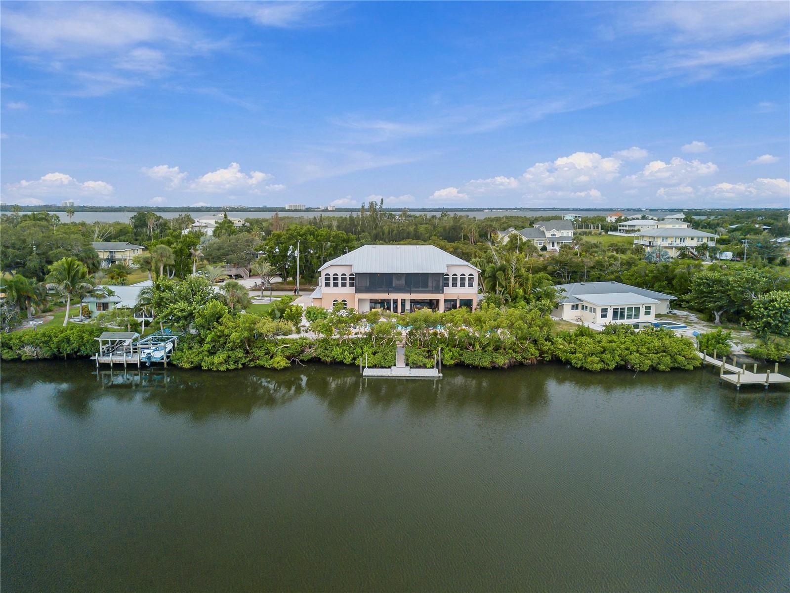 908 BAYSHORE DR — photo 83
