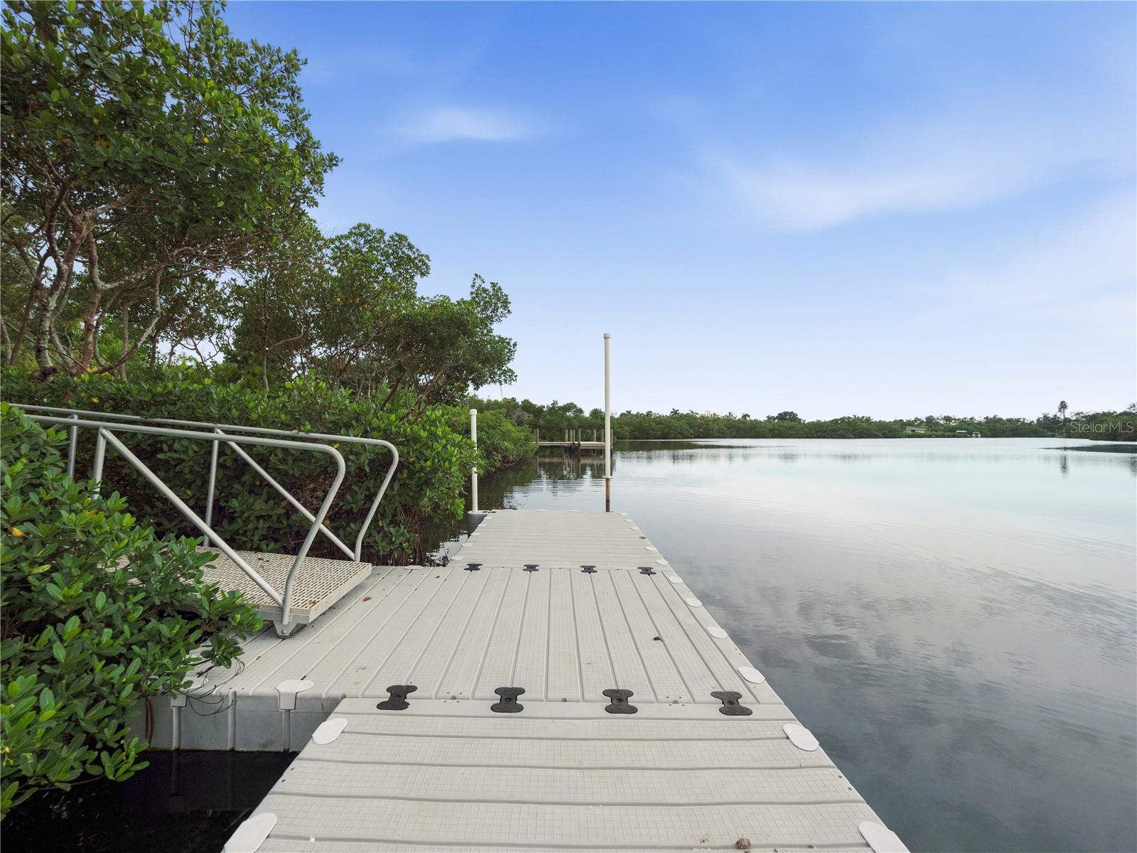 908 BAYSHORE DR — photo 82