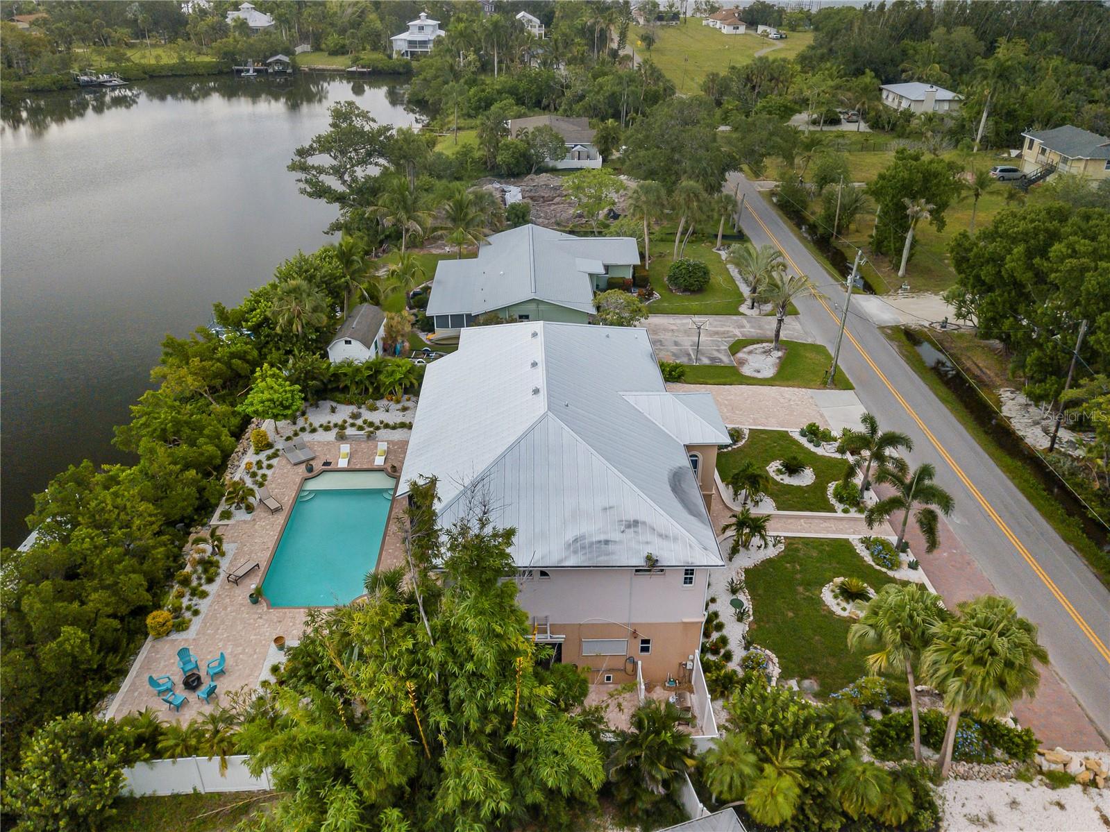 908 BAYSHORE DR — photo 90