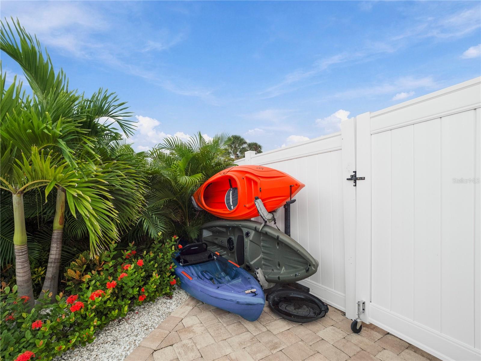 908 BAYSHORE DR — photo 73