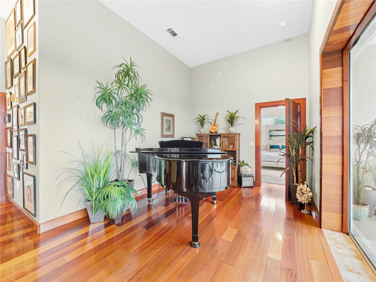 908 BAYSHORE DR — photo 31