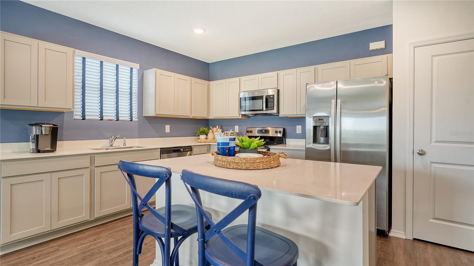 4328 BOXELDER AVE — photo 4