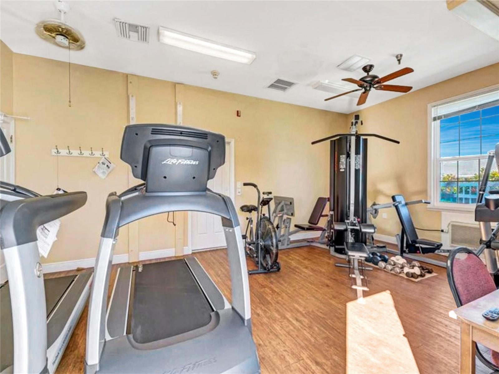9416 CONCORD CIR — photo 45
