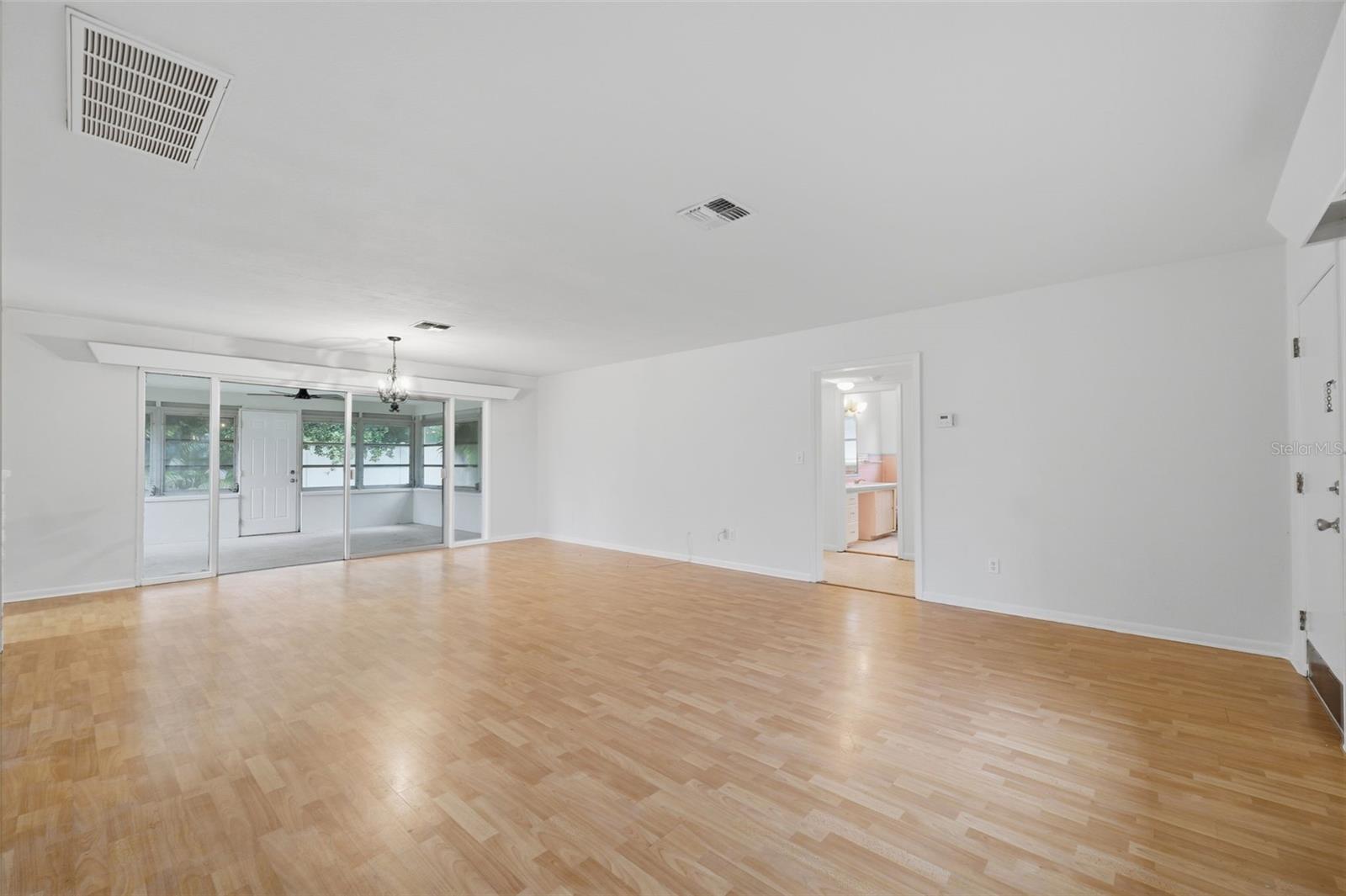 1354 S LOTUS DR — photo 8