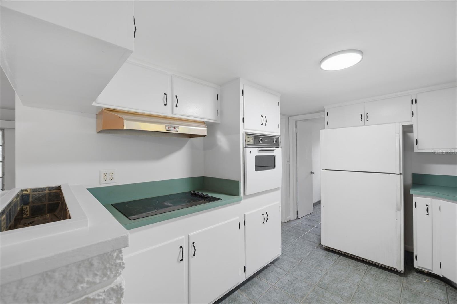 1354 S LOTUS DR — photo 9