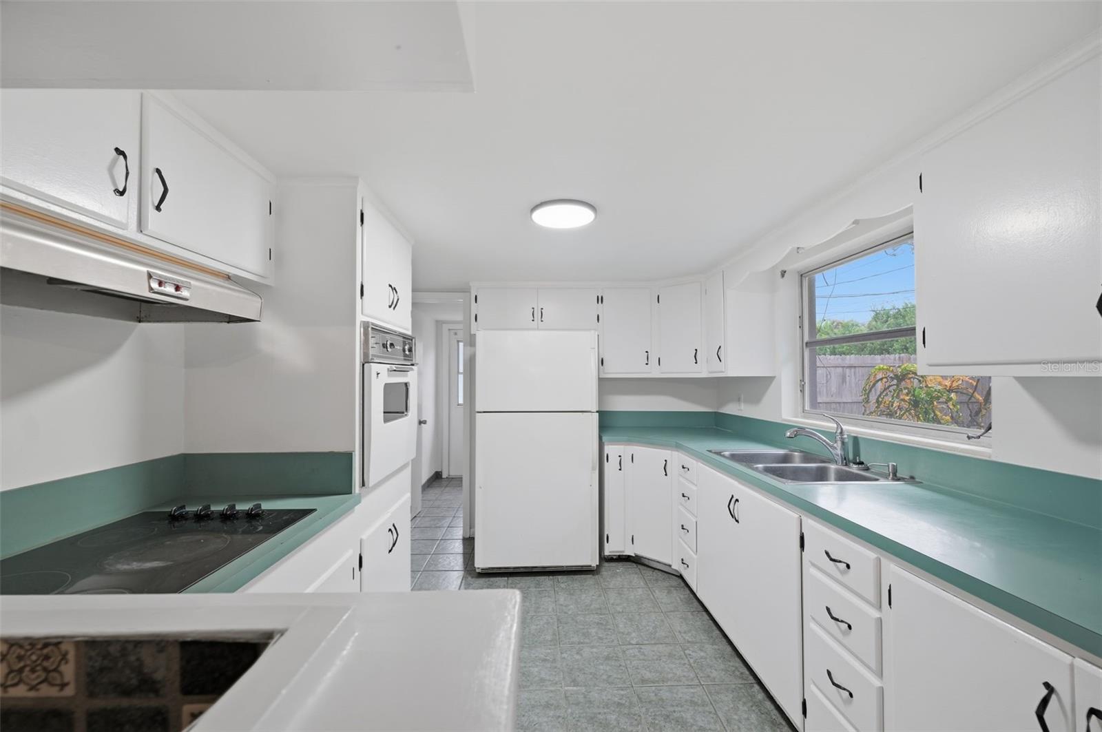 1354 S LOTUS DR — photo 12