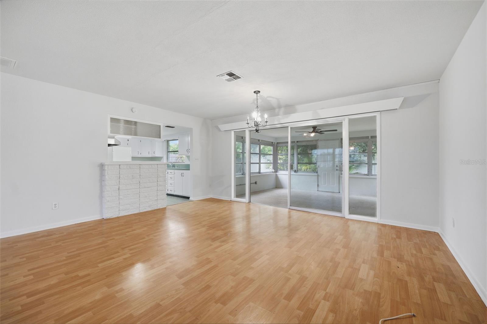 1354 S LOTUS DR — photo 4