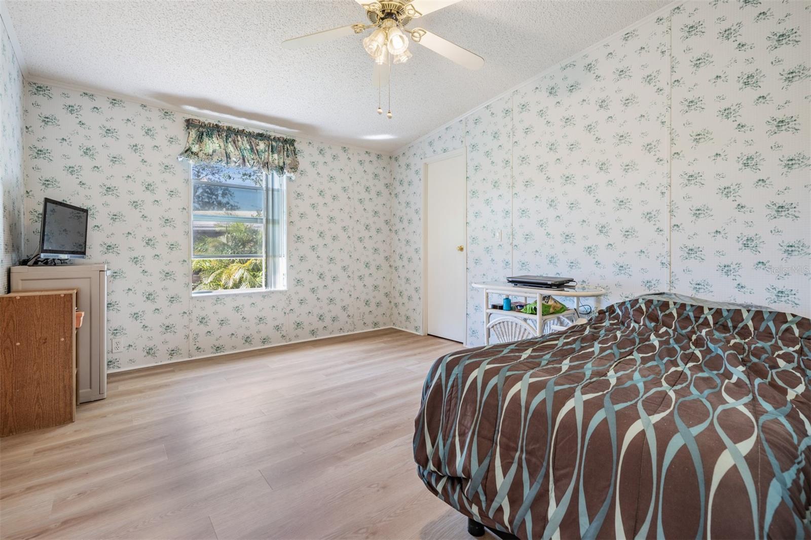 37700 NEUKOM AVE — photo 23