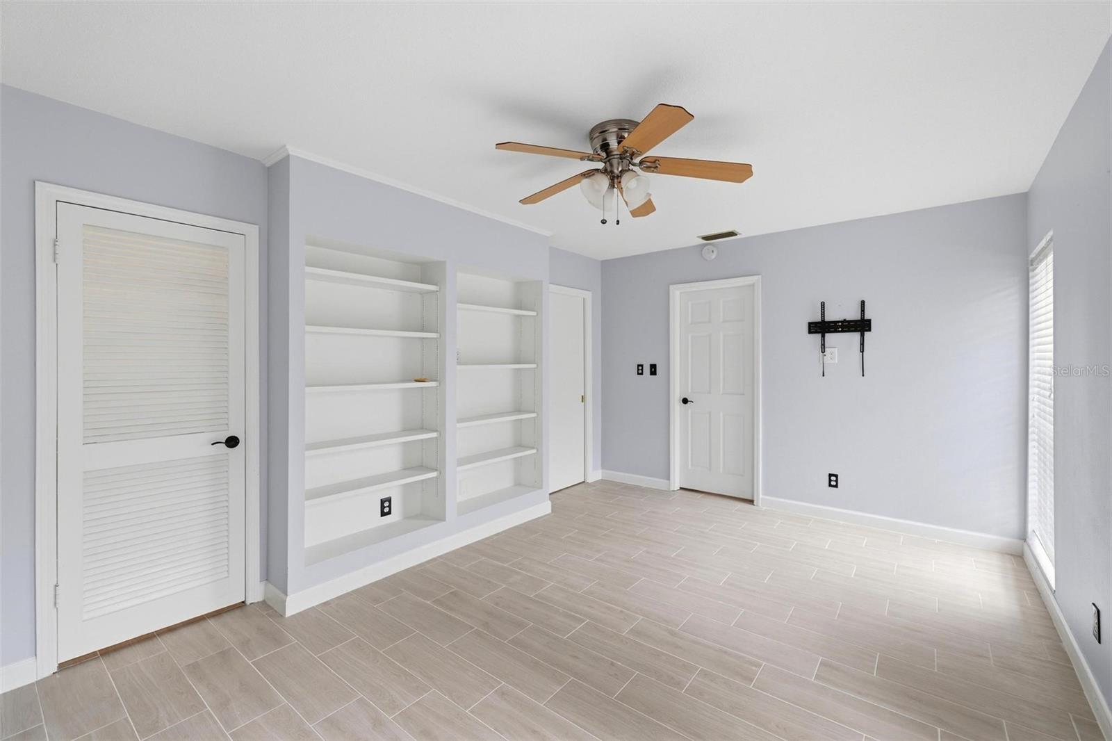 4 ANTIGUA CIR #6 — photo 31