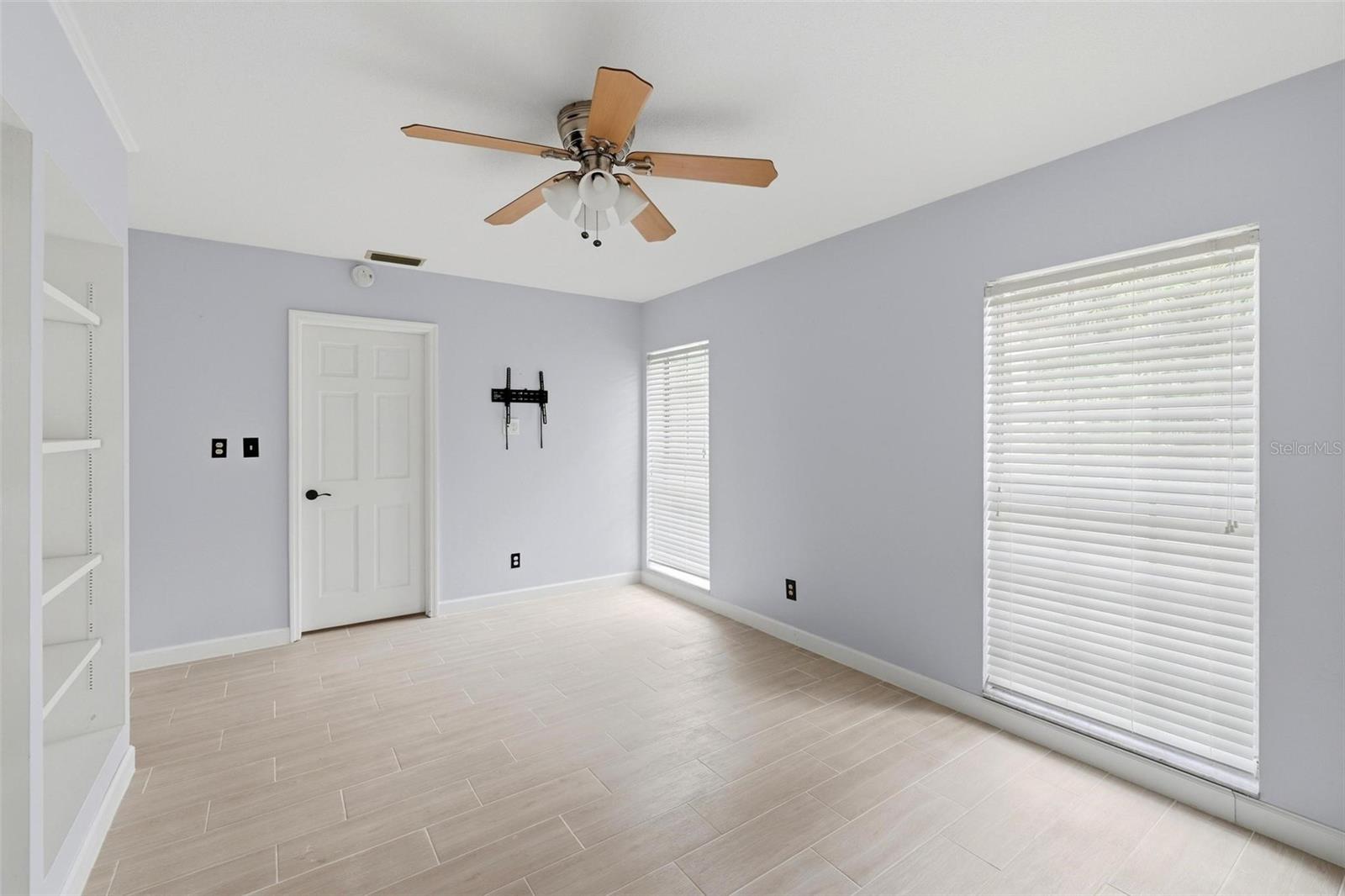 4 ANTIGUA CIR #6 — photo 29