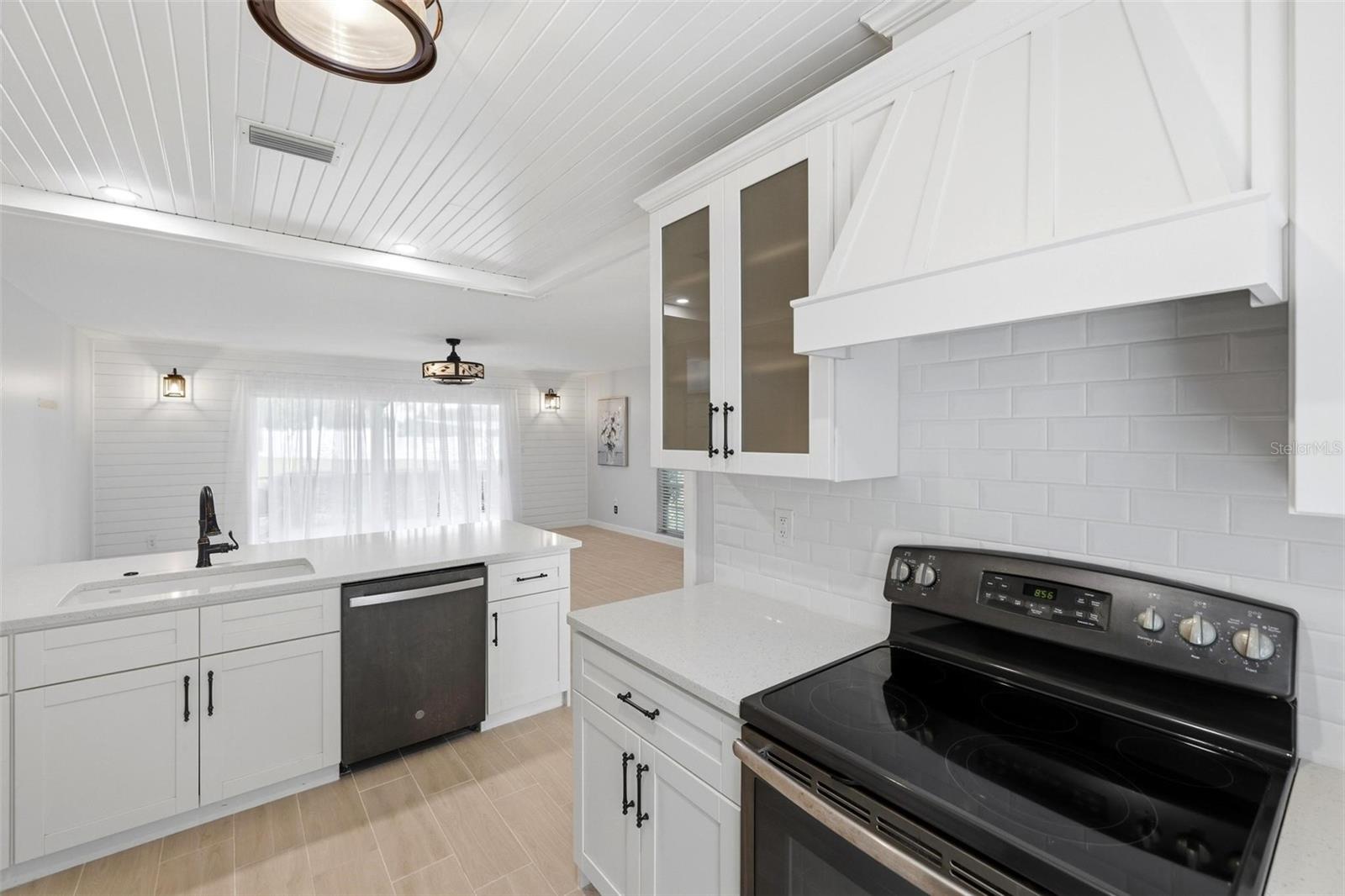 4 ANTIGUA CIR #6 — photo 19