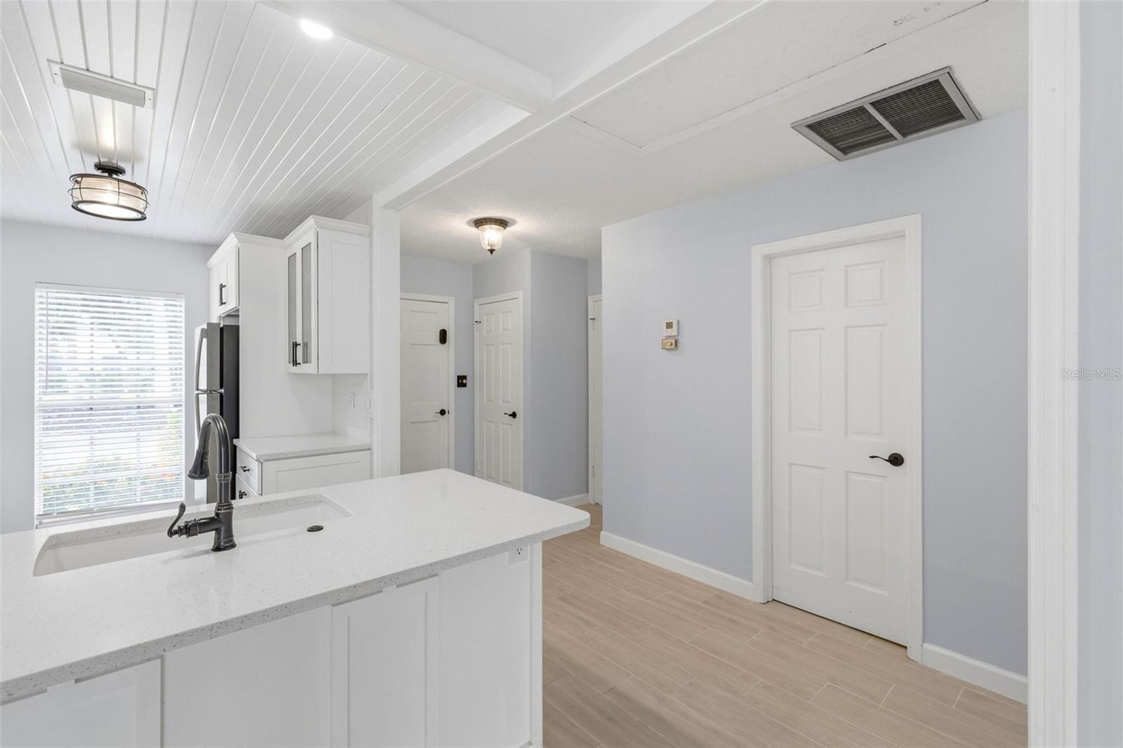4 ANTIGUA CIR #6 — photo 8