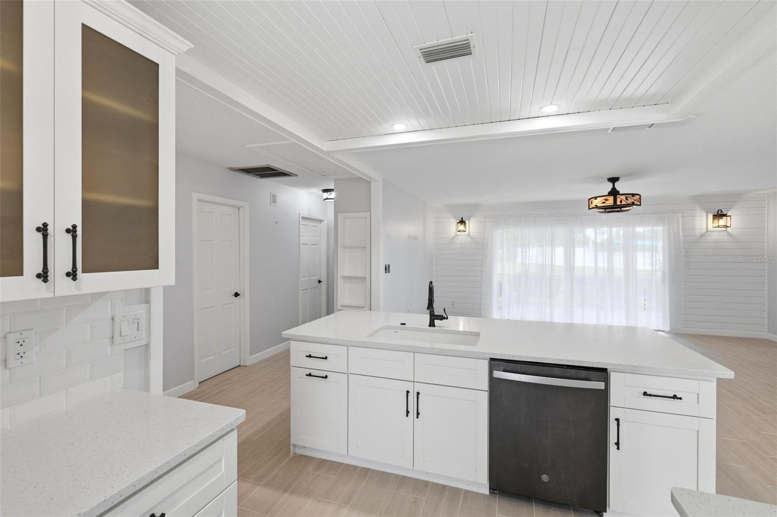 4 ANTIGUA CIR #6 — photo 18