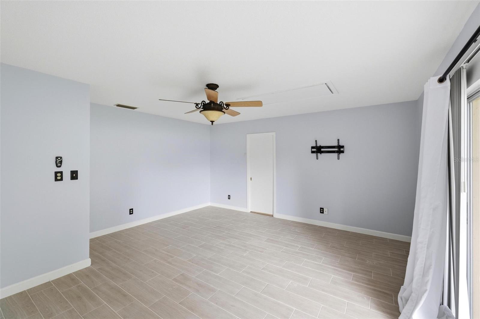 4 ANTIGUA CIR #6 — photo 23