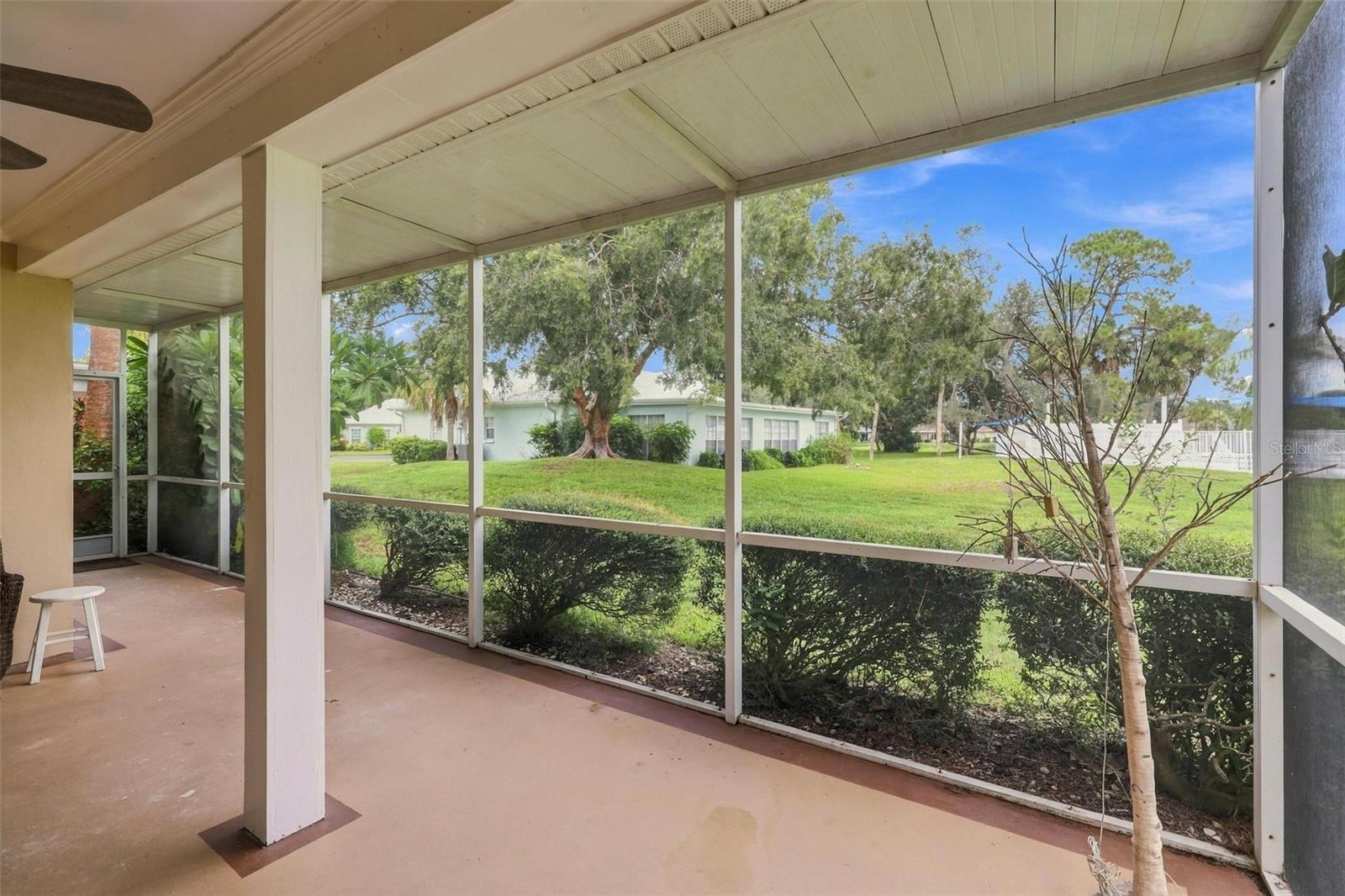 4 ANTIGUA CIR #6 — photo 37
