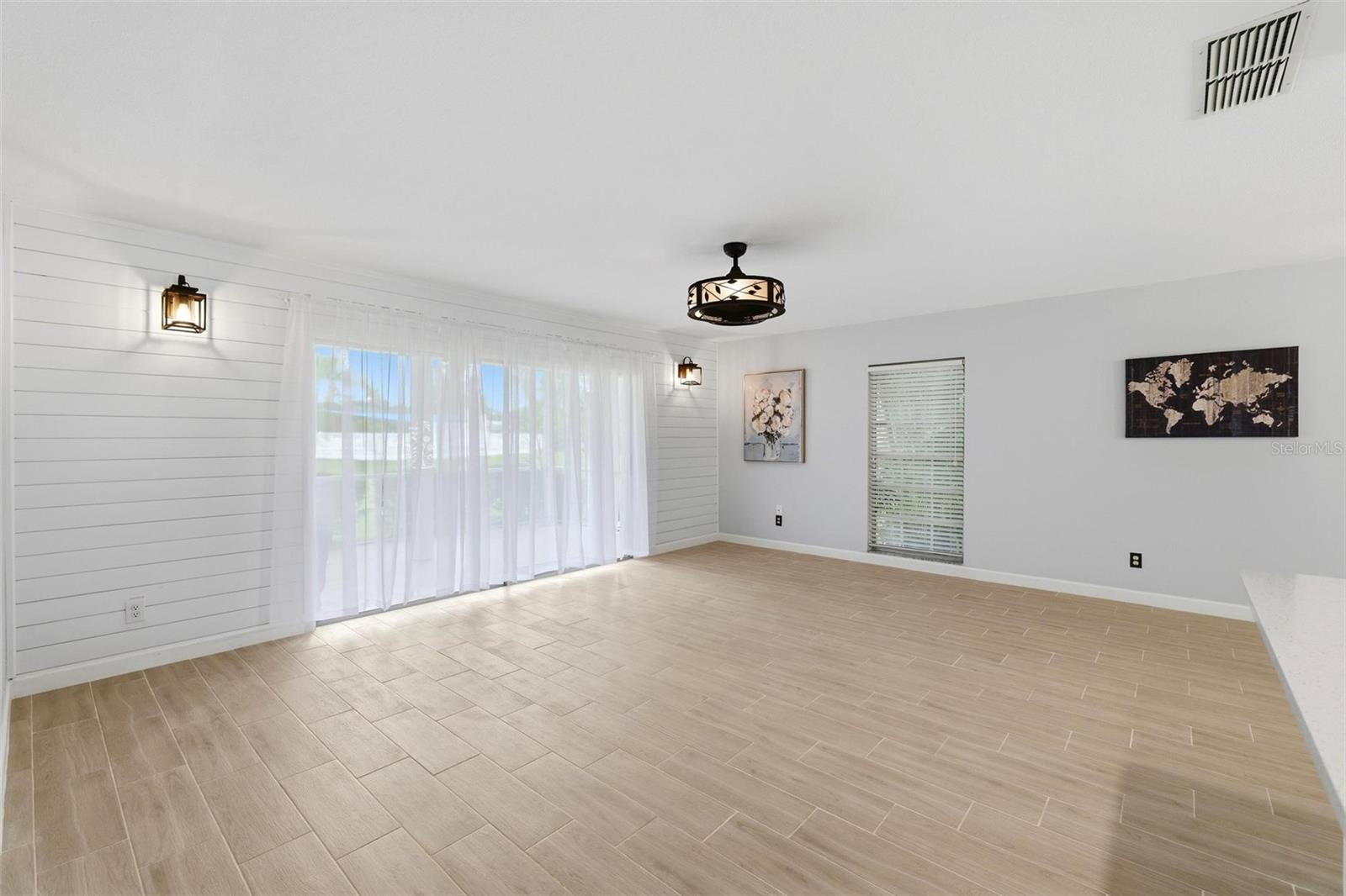 4 ANTIGUA CIR #6 — photo 11