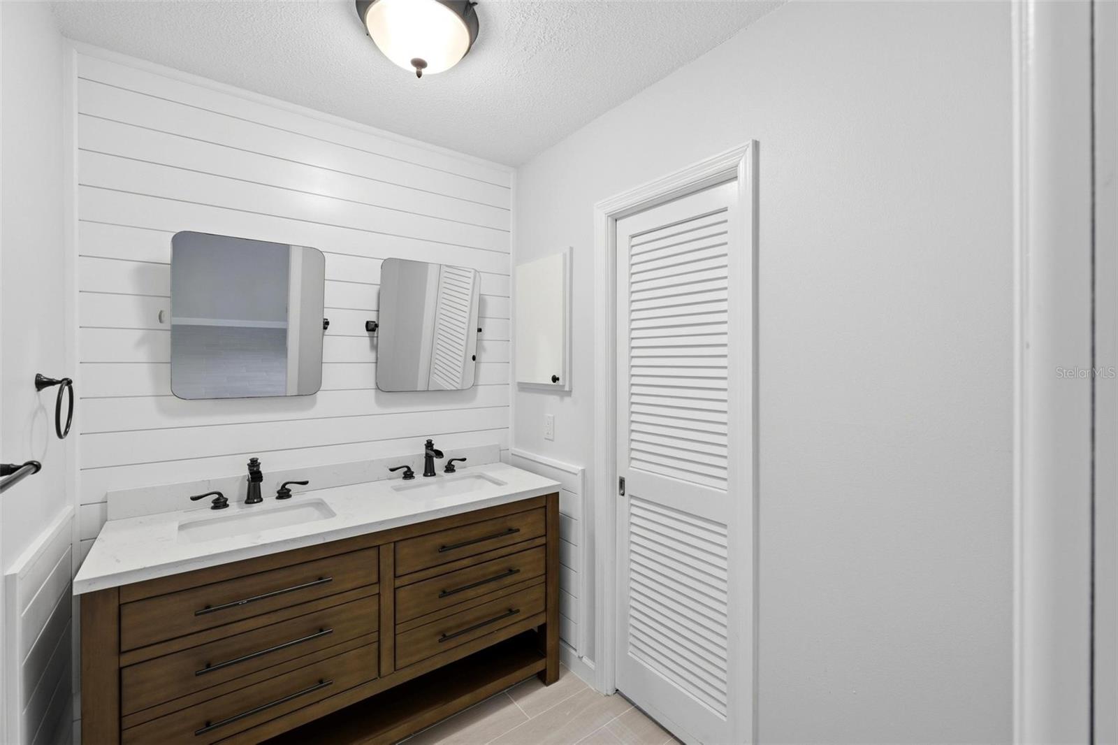 4 ANTIGUA CIR #6 — photo 25
