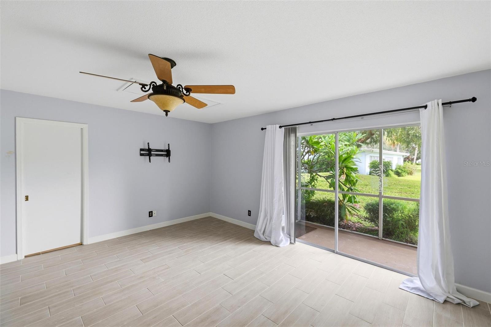 4 ANTIGUA CIR #6 — photo 24