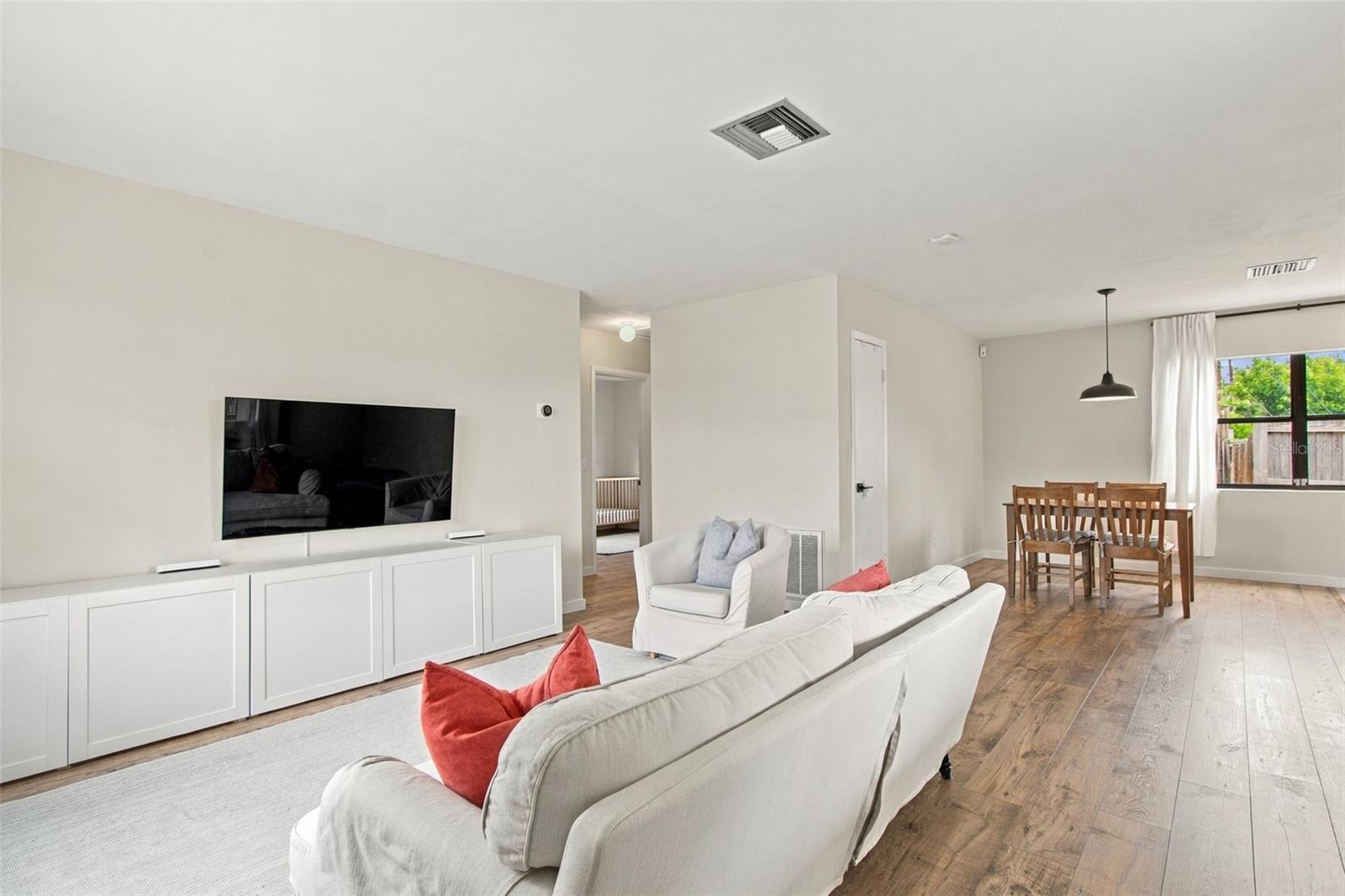 1672 RAINBOW DR — photo 4