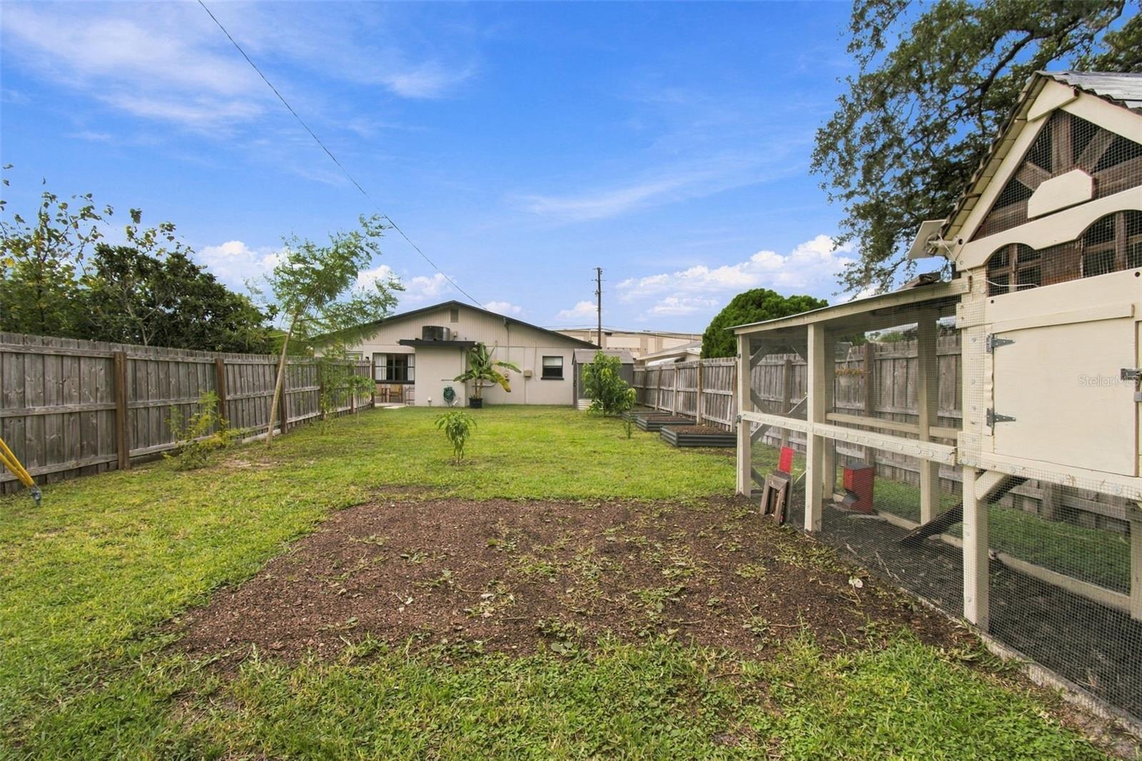 1672 RAINBOW DR — photo 39