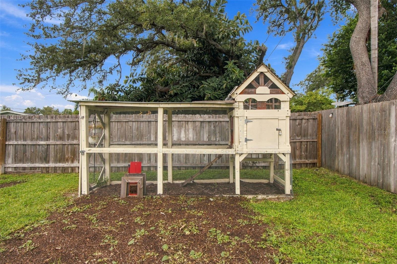 1672 RAINBOW DR — photo 38