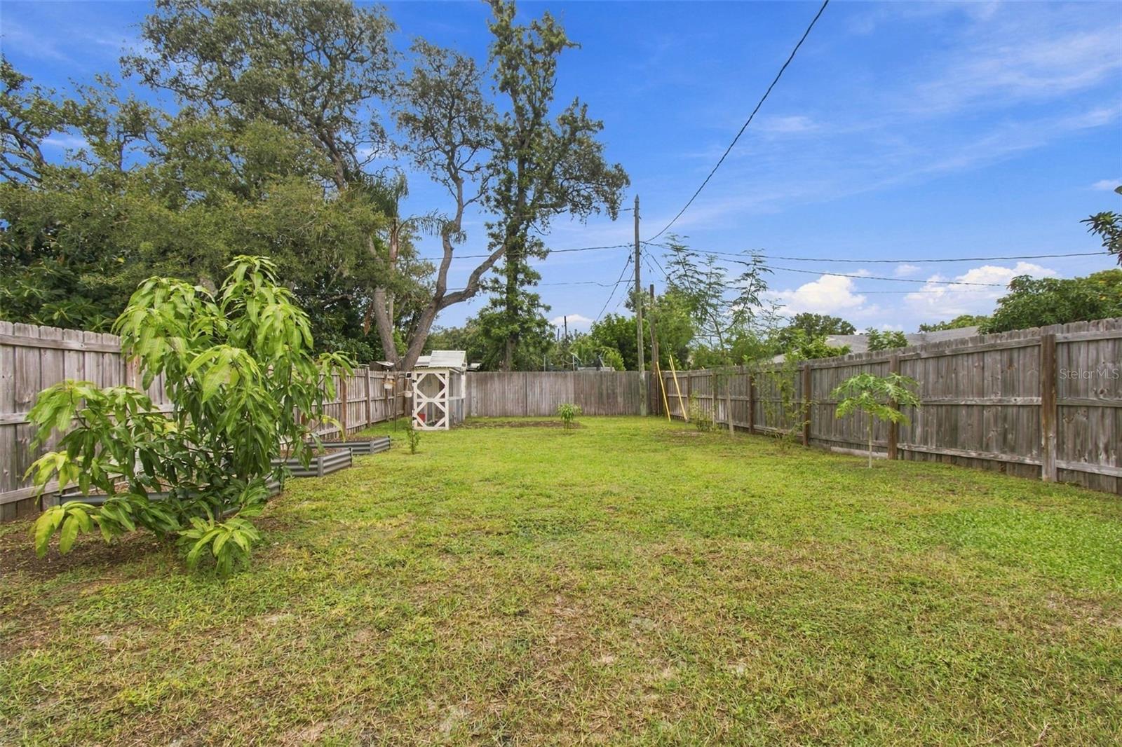 1672 RAINBOW DR — photo 36