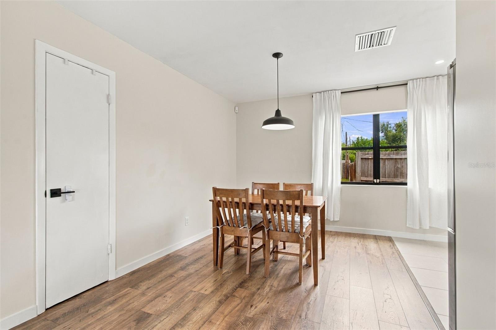 1672 RAINBOW DR — photo 8