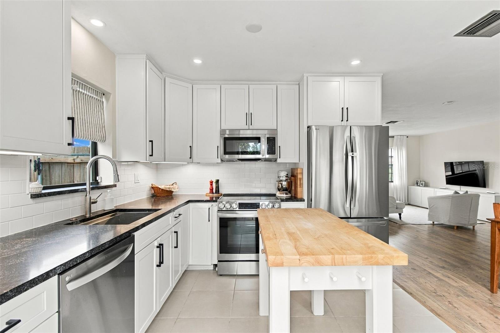1672 RAINBOW DR — photo 15