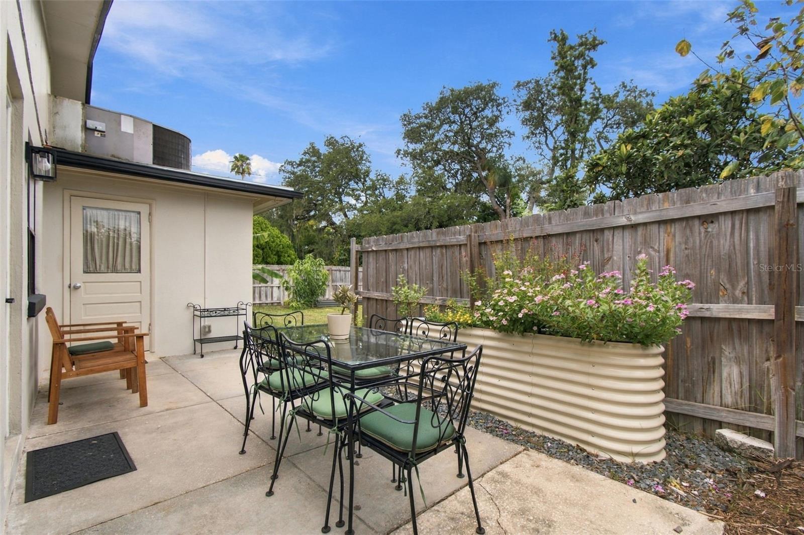 1672 RAINBOW DR — photo 30