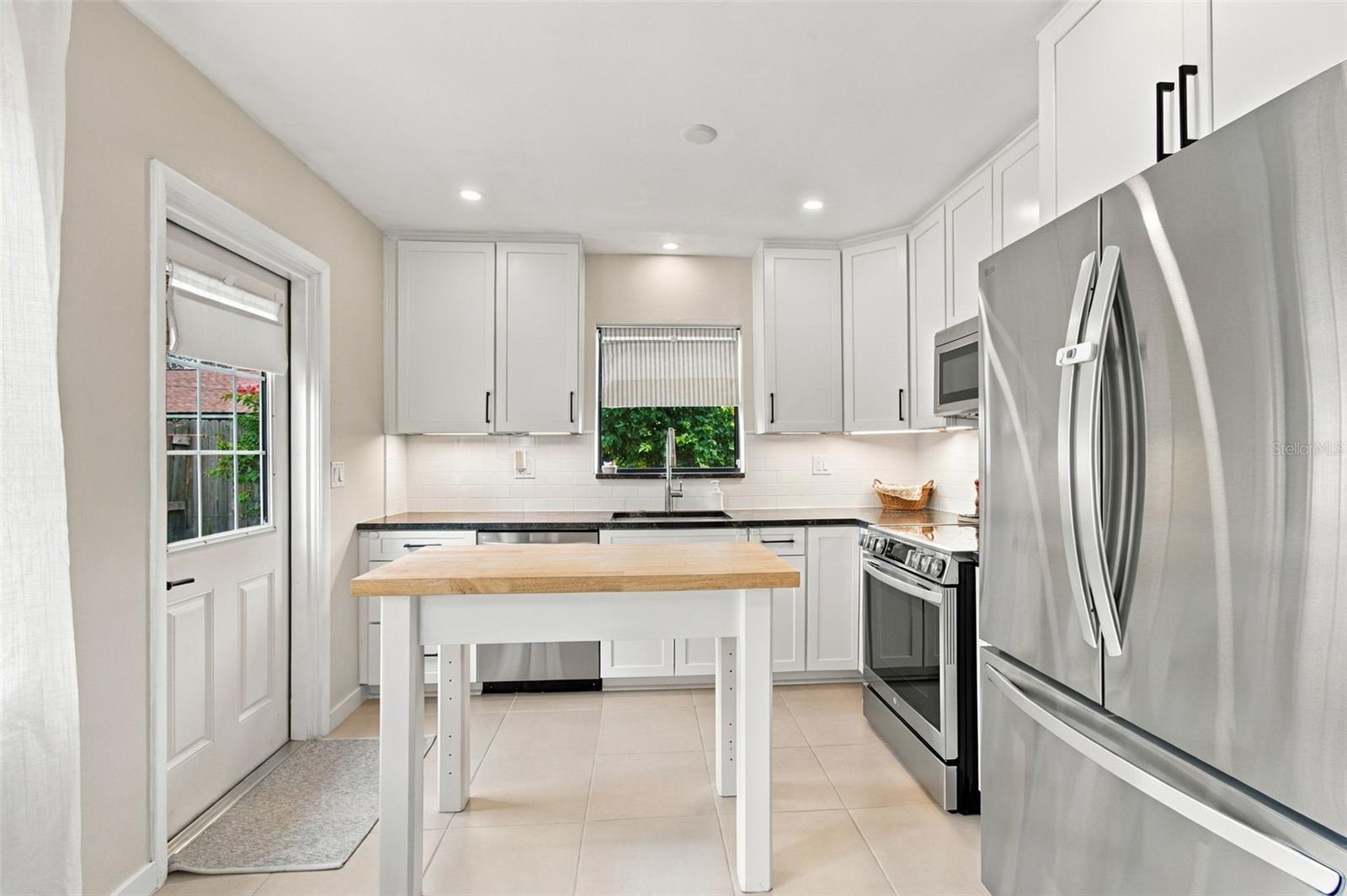 1672 RAINBOW DR — photo 13