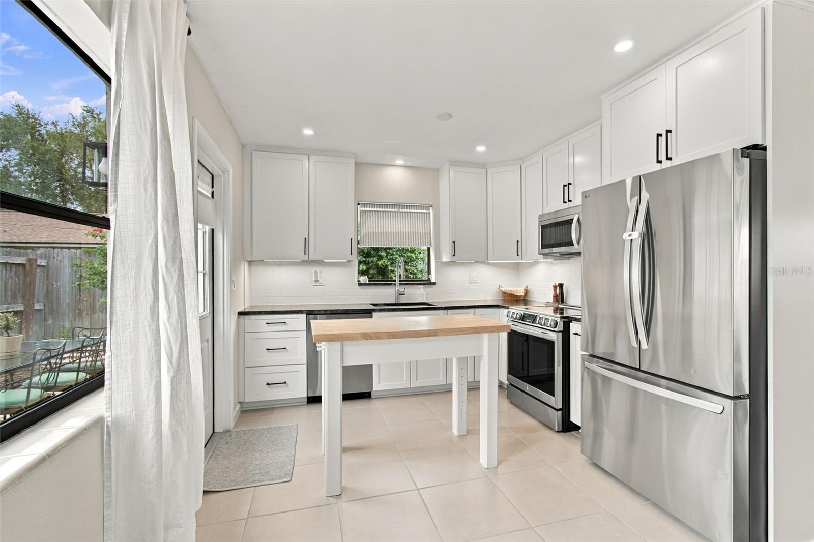 1672 RAINBOW DR — photo 12