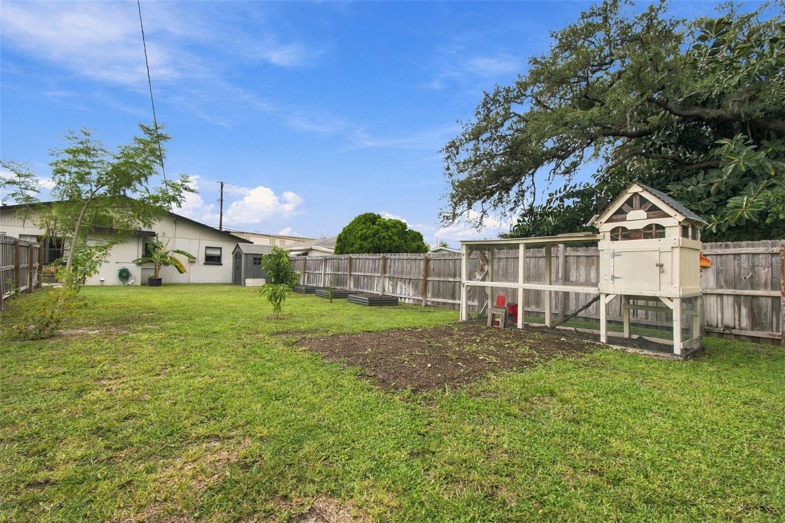 1672 RAINBOW DR — photo 37