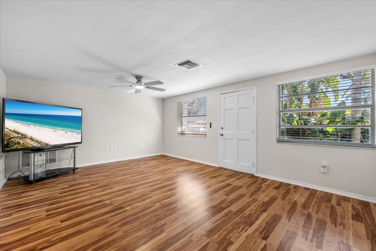 11819 BINGHAM DR — photo 5