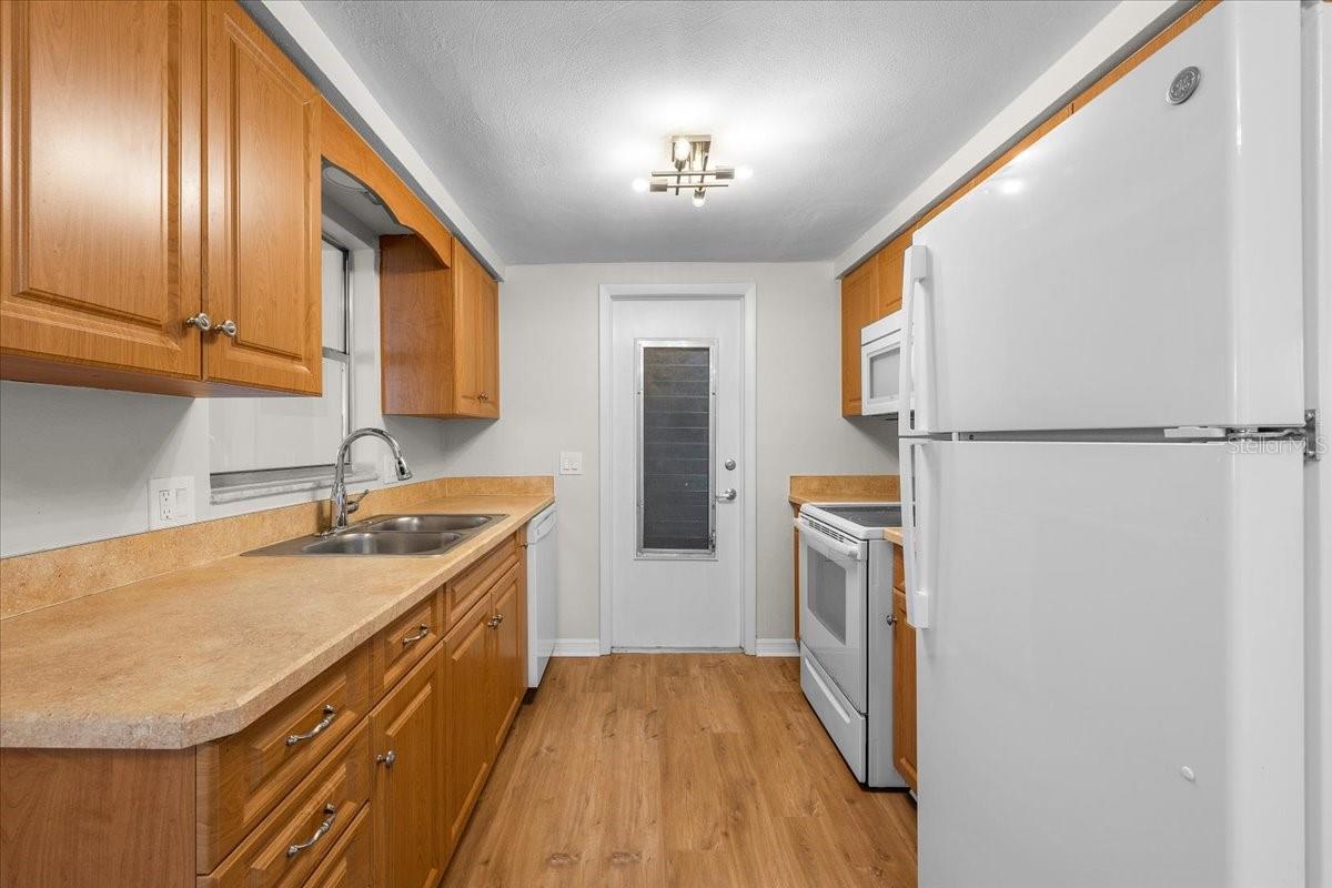 11819 BINGHAM DR — photo 22