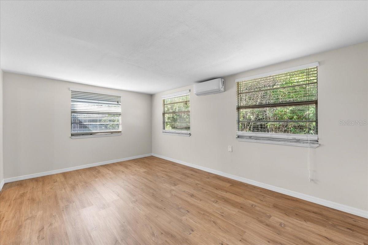 11819 BINGHAM DR — photo 35