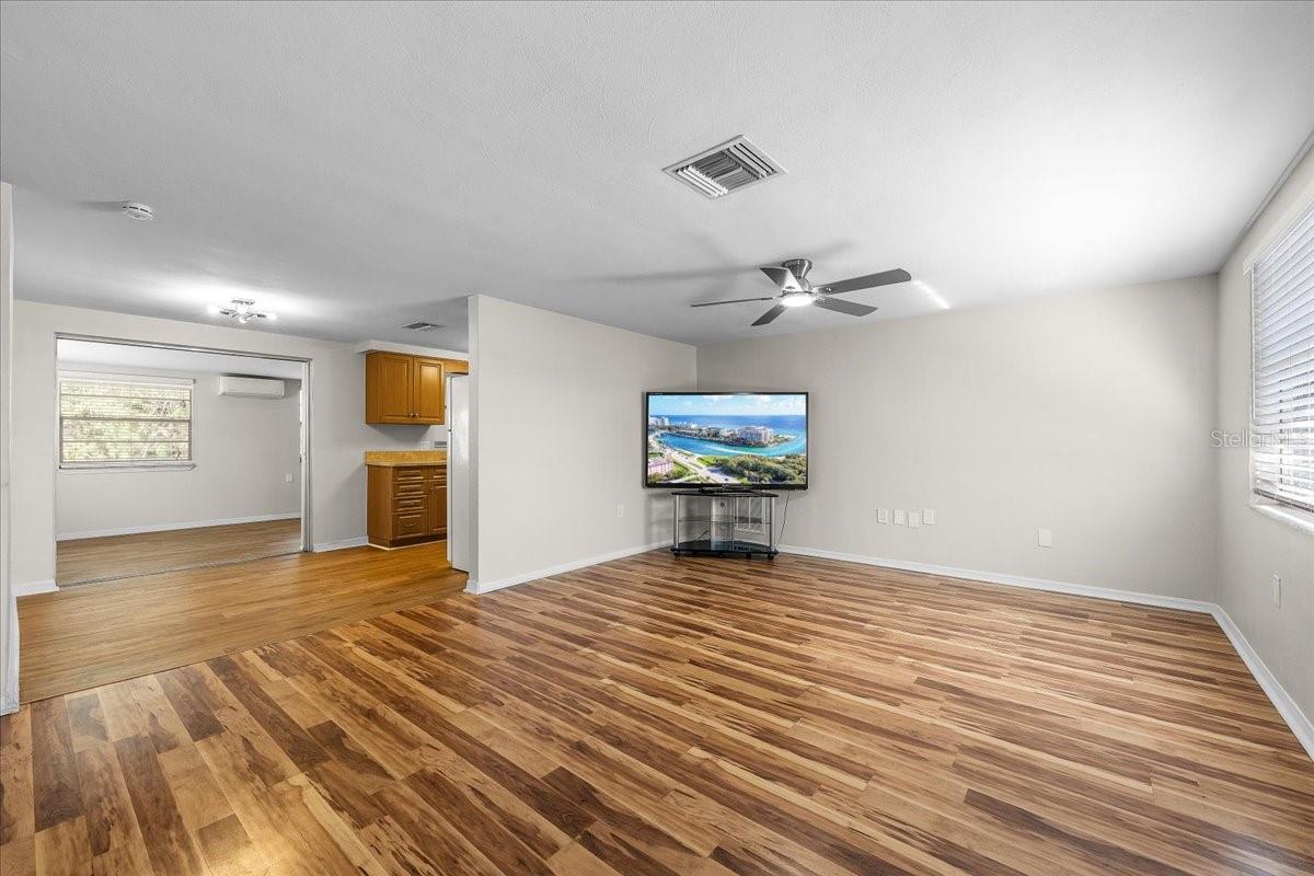11819 BINGHAM DR — photo 4
