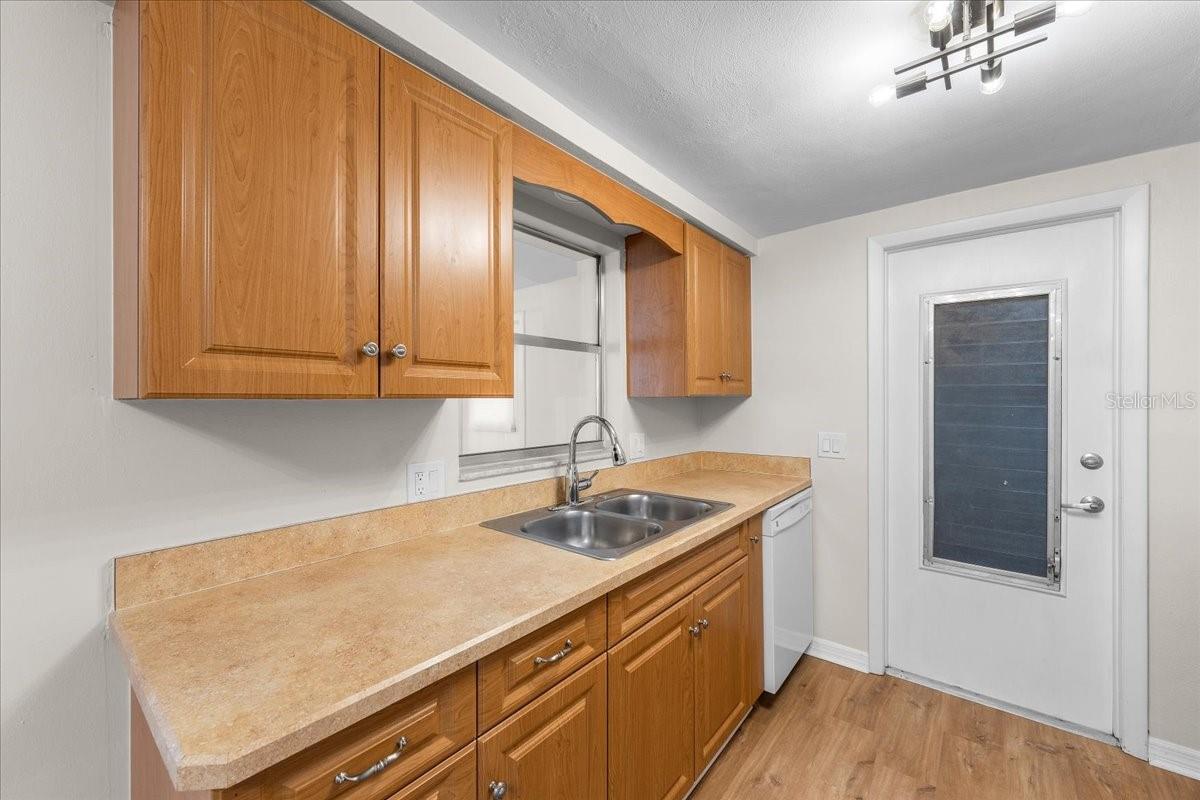 11819 BINGHAM DR — photo 23