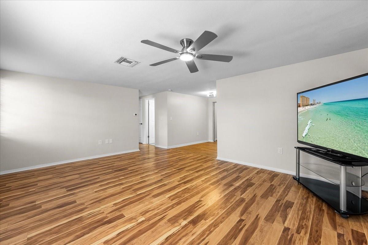 11819 BINGHAM DR — photo 6