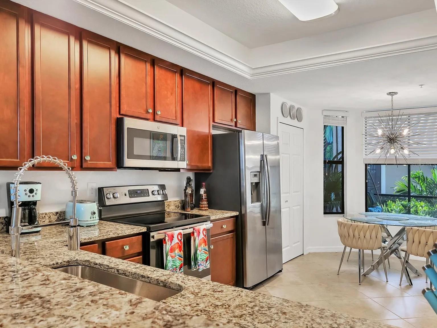 5558 PALMER CIR #101 — photo 17