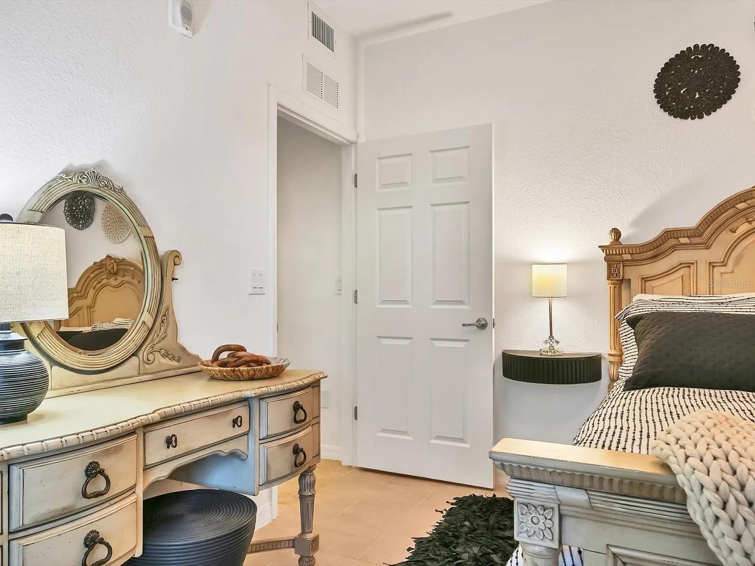 5558 PALMER CIR #101 — photo 32
