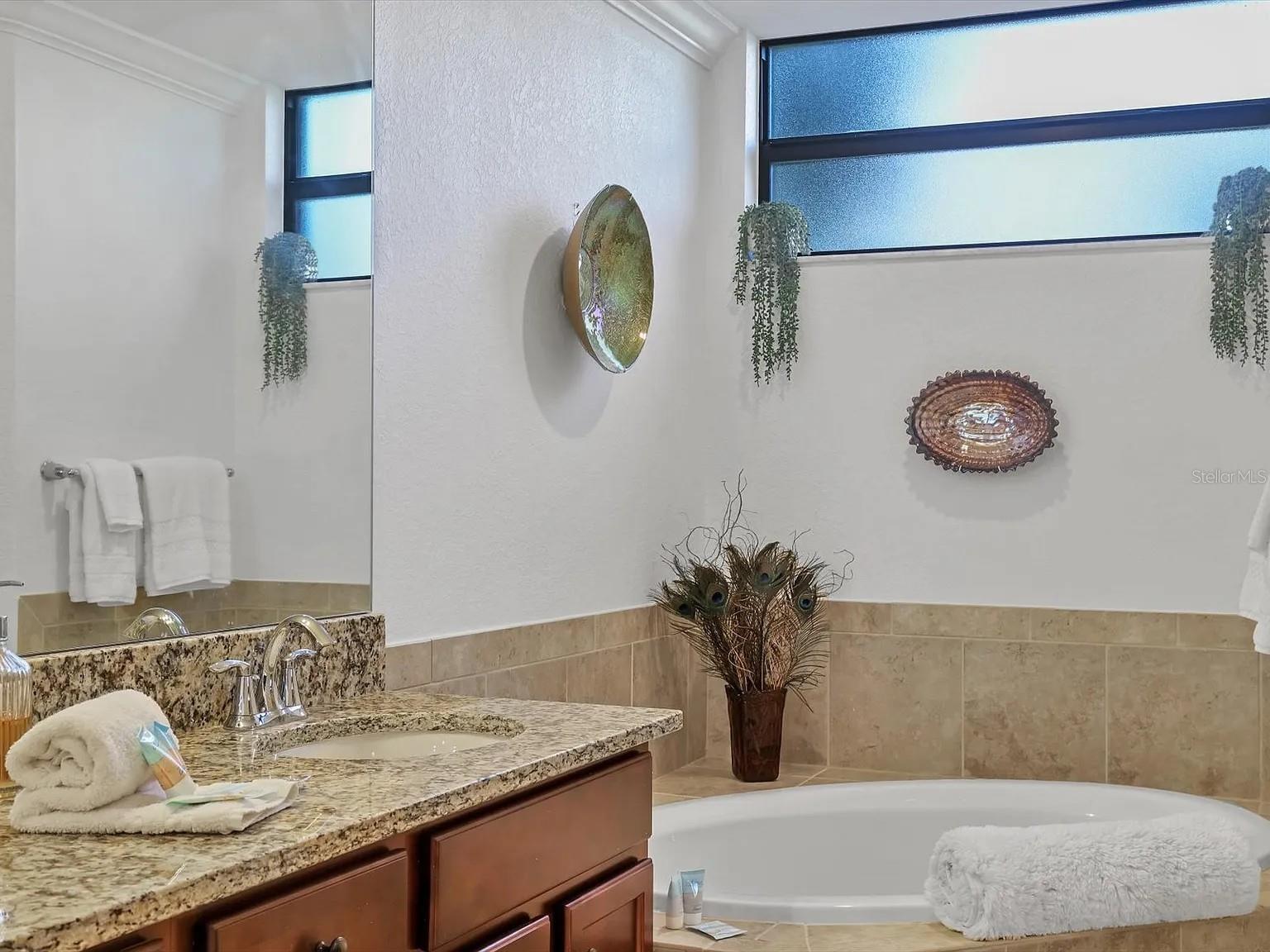 5558 PALMER CIR #101 — photo 28