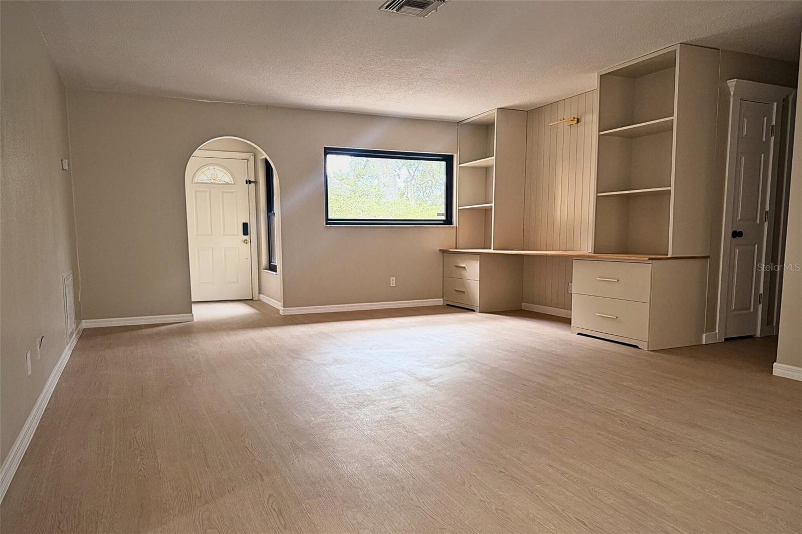 8748 FOREST LAKE DR — photo 2