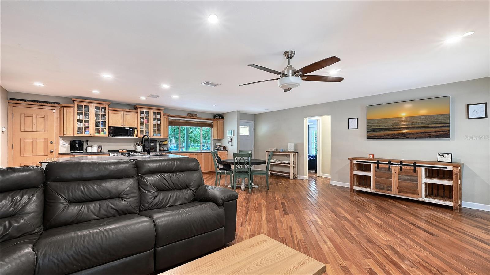 5107 WOODLAWN CIR W — photo 9