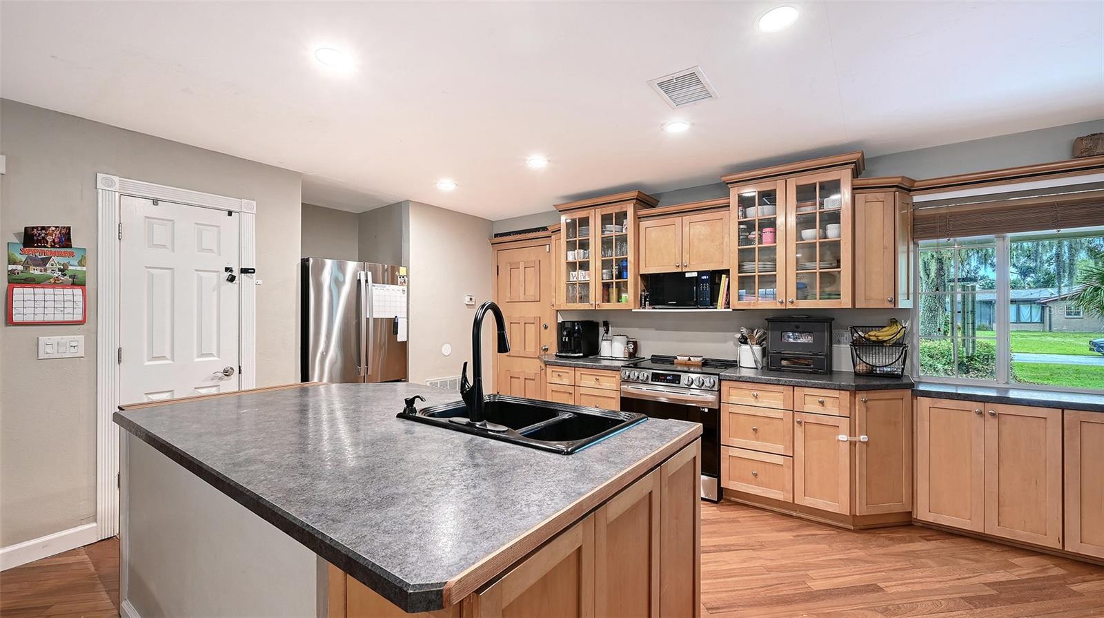 5107 WOODLAWN CIR W — photo 7
