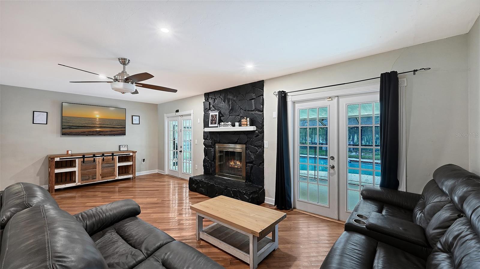 5107 WOODLAWN CIR W — photo 11