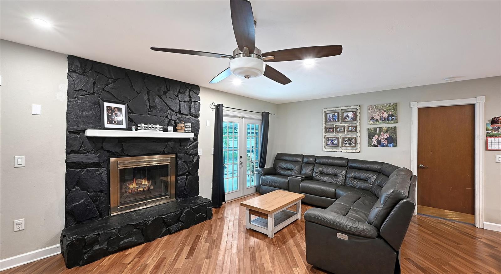 5107 WOODLAWN CIR W — photo 5