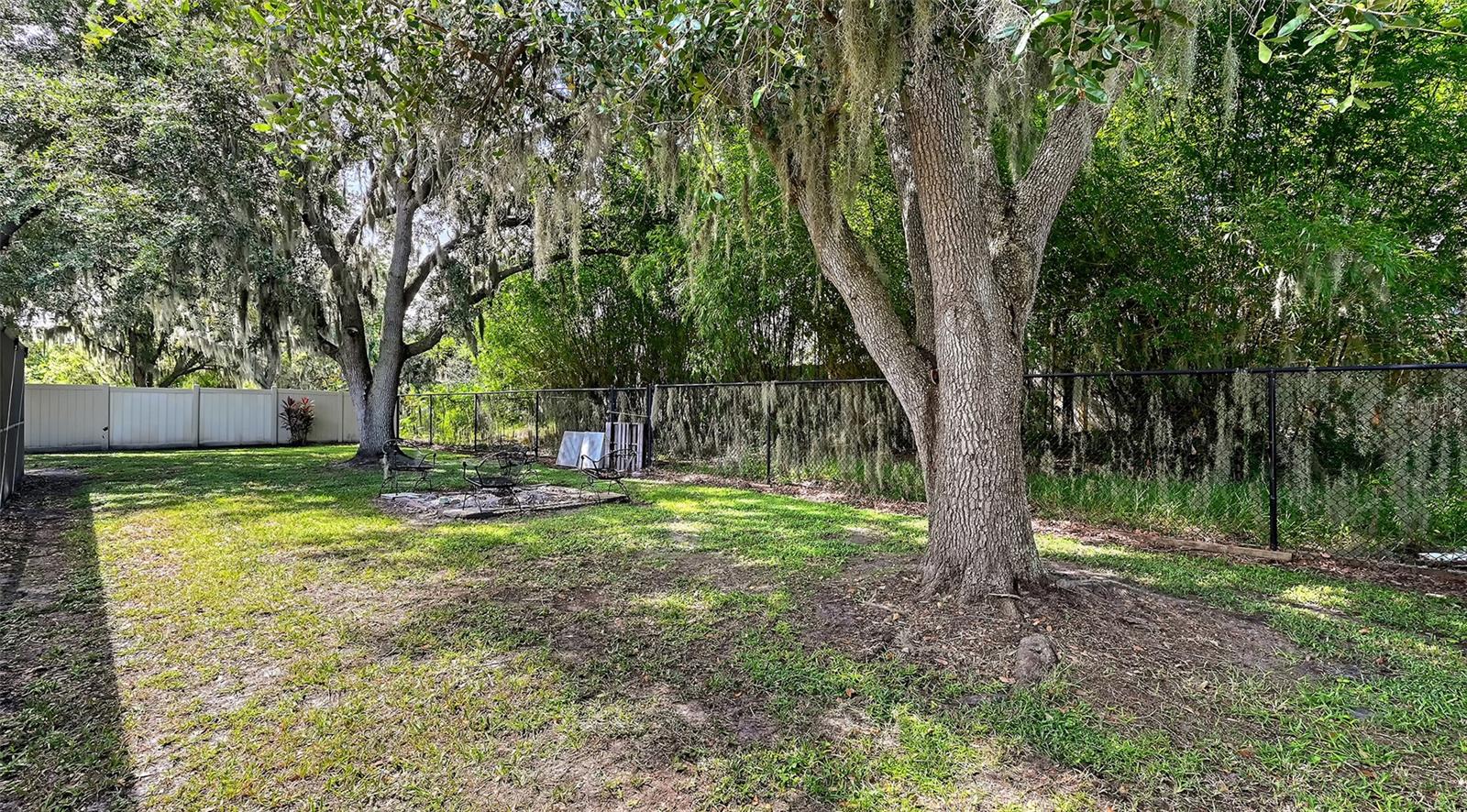 5107 WOODLAWN CIR W — photo 20