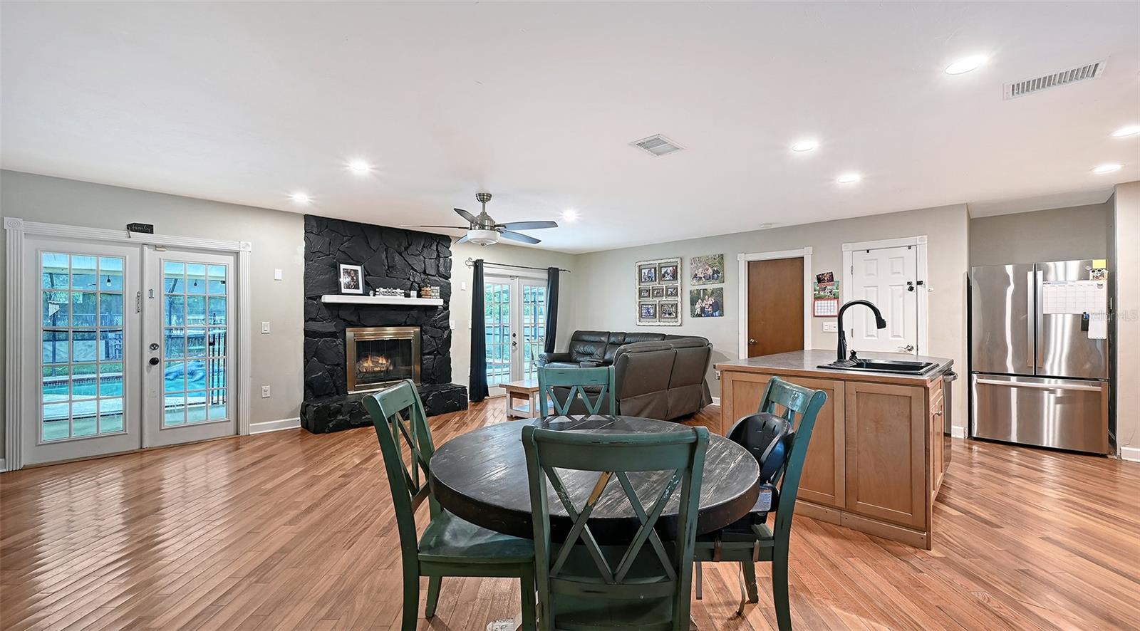 5107 WOODLAWN CIR W — photo 14