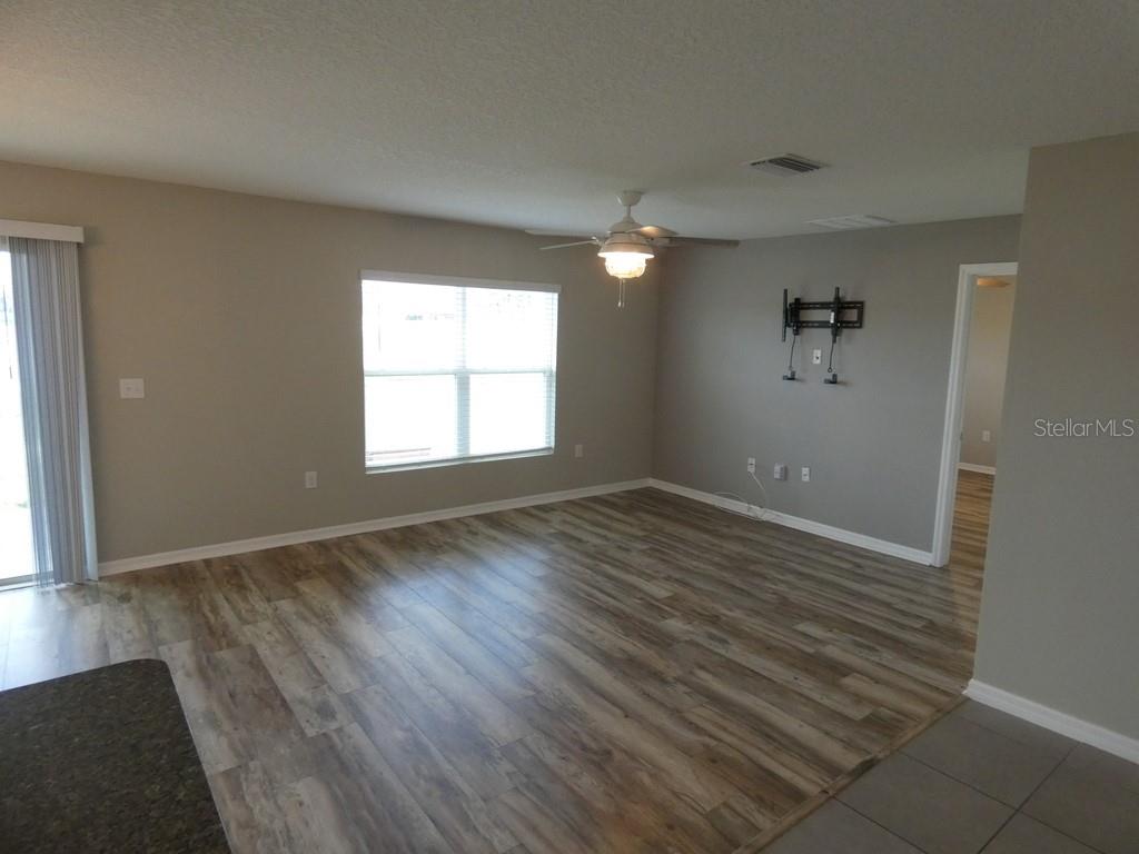 Home in ZEPHYRHILLS — photo 10